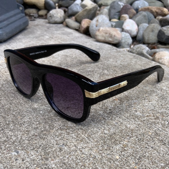 Gucci Black Sunglasses with Gold Detailing - Picture 1 of 6